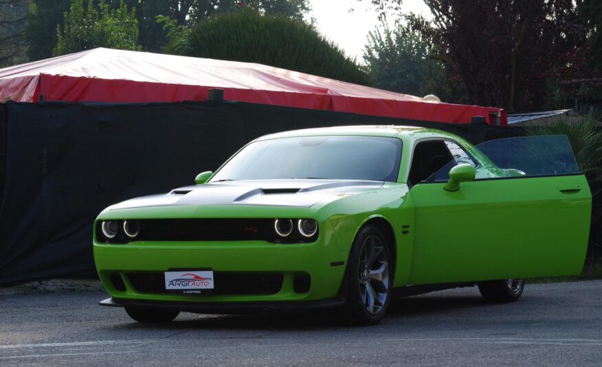 Dodge Challenger 5,7 L V8 Hemi