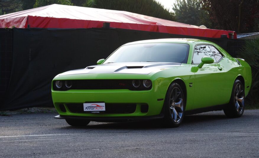 Dodge Challenger 5,7 L V8 Hemi