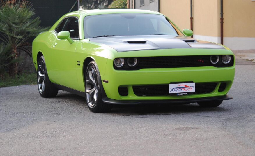 Dodge Challenger 5,7 L V8 Hemi