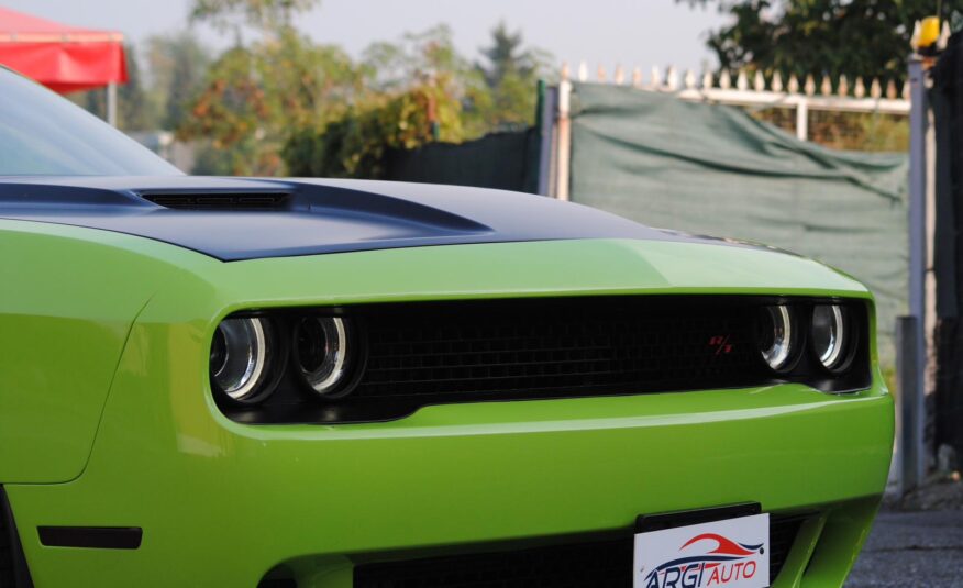 Dodge Challenger 5,7 L V8 Hemi